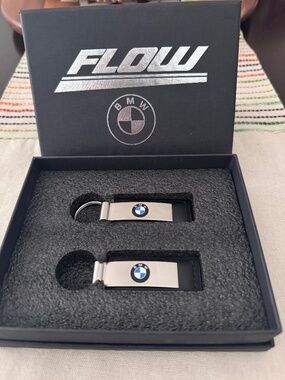 Flow BMW original key chains